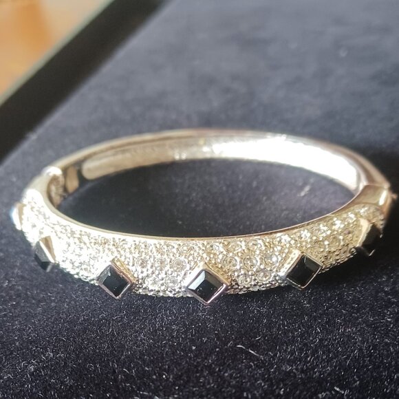 Gorgeous Rhinestone Bracelet - Picture 1 of 8